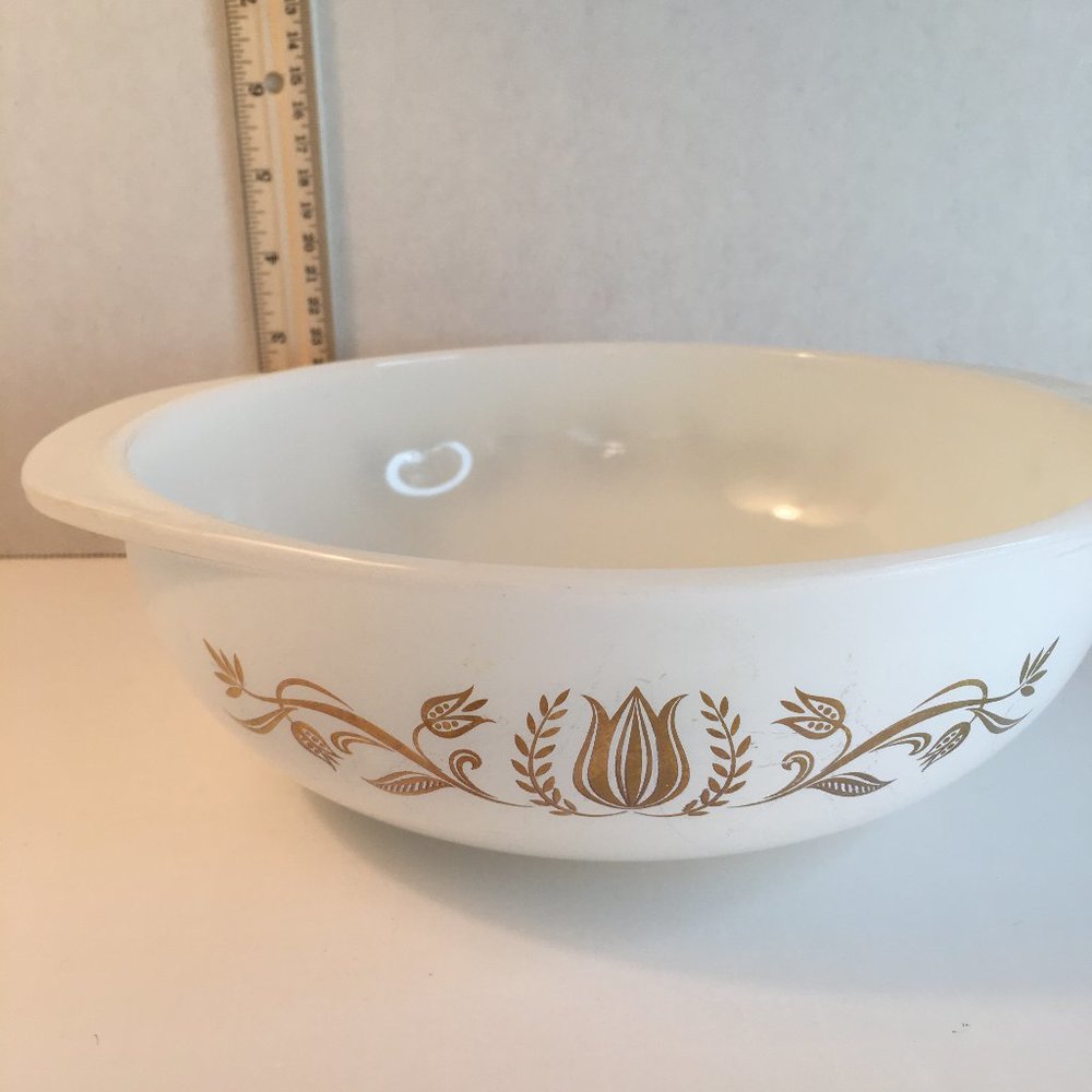 Vintage Pyrex Bowl